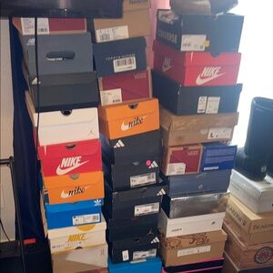 Nike Women's Shoes - Black and White